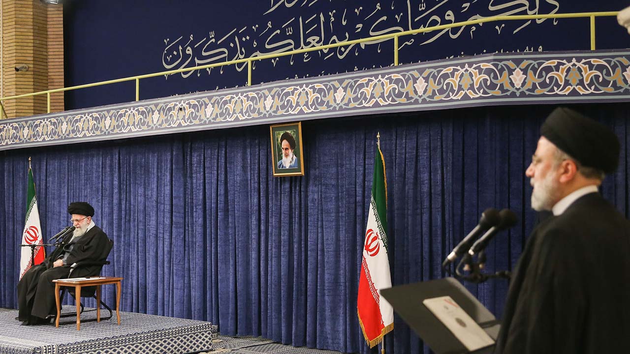 سران قوا، مسئولان و کارگزاران نظام عصر امروز چهارشنبه با رهبر انقلاب اسلامی دیدار کردند. 