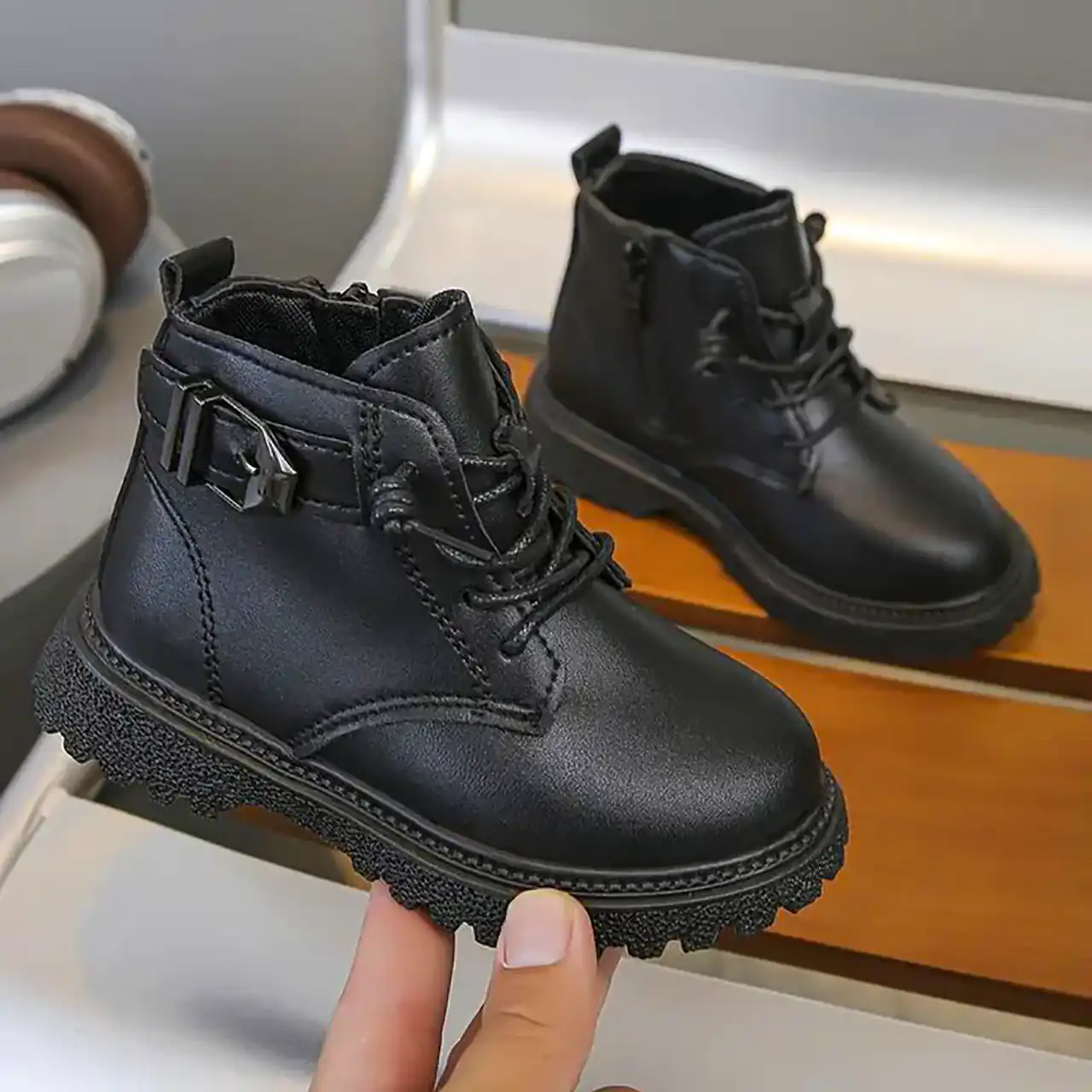 بوت زیبا و جداب بچه گانه