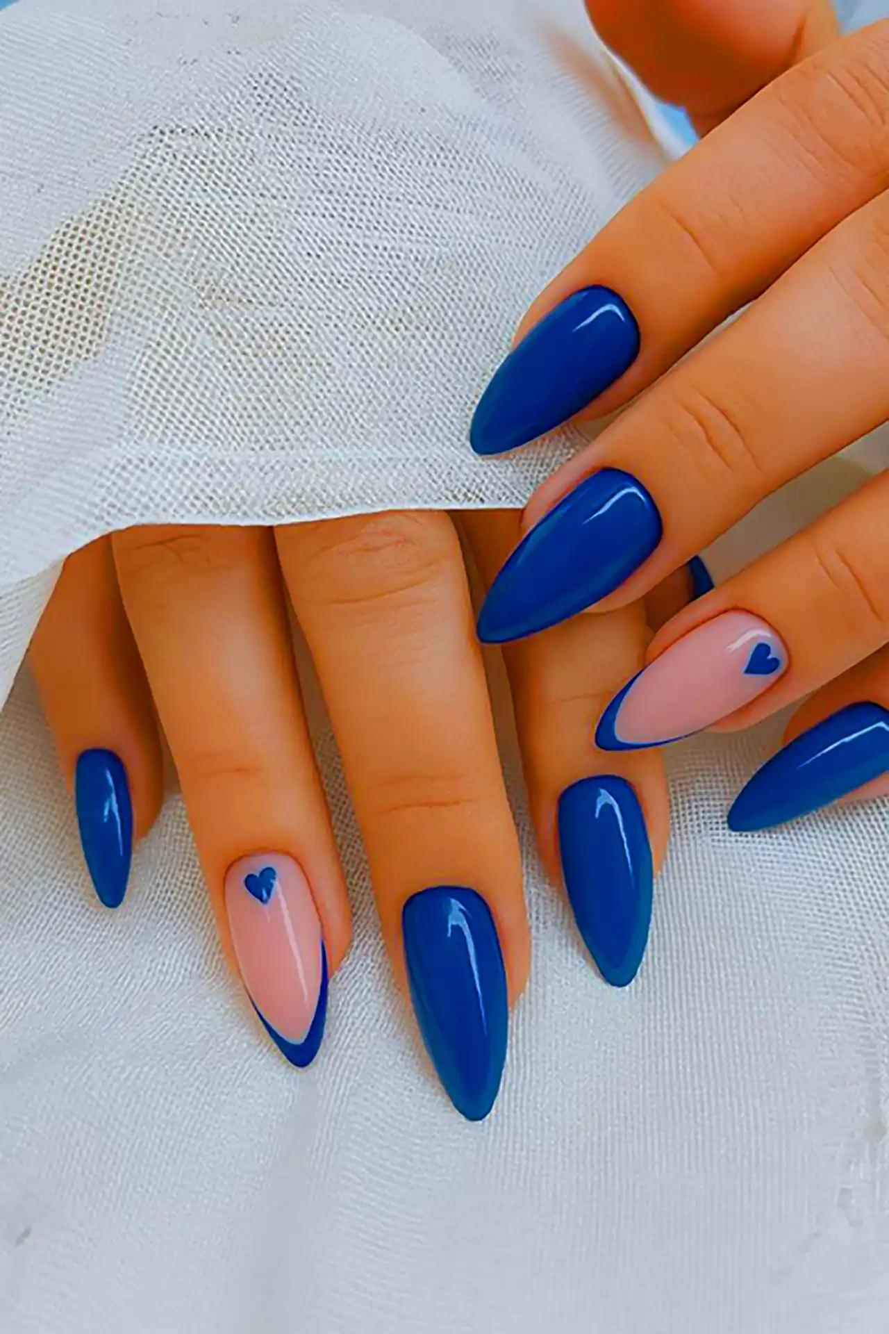 طرح ناخن شیک آبی کاربنی 