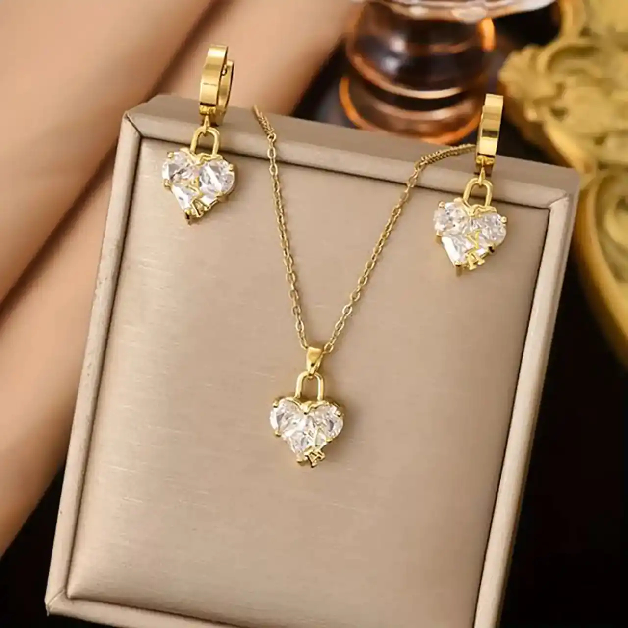 انواع مدل نیم ست طلا + زیباترین مدل های نیم ست طلا بسیار شیک و لاکچری