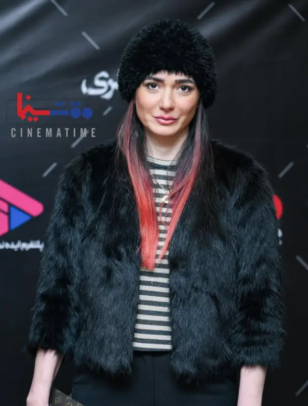 اکران آن دیگری