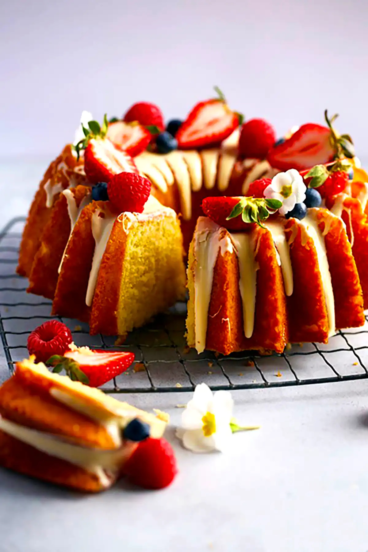 دیزاین کیک وانیلی خونگی