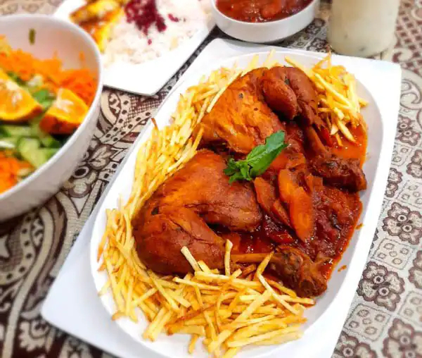 تزیین مرغ سرخ شده