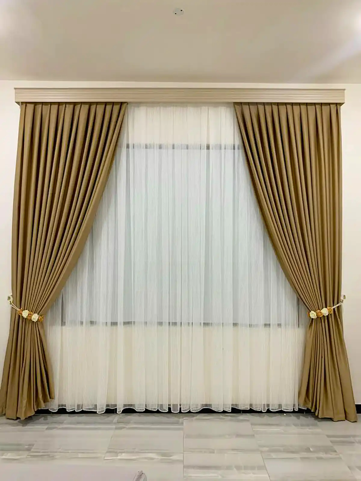 پرده سالنی شیک و لوکس