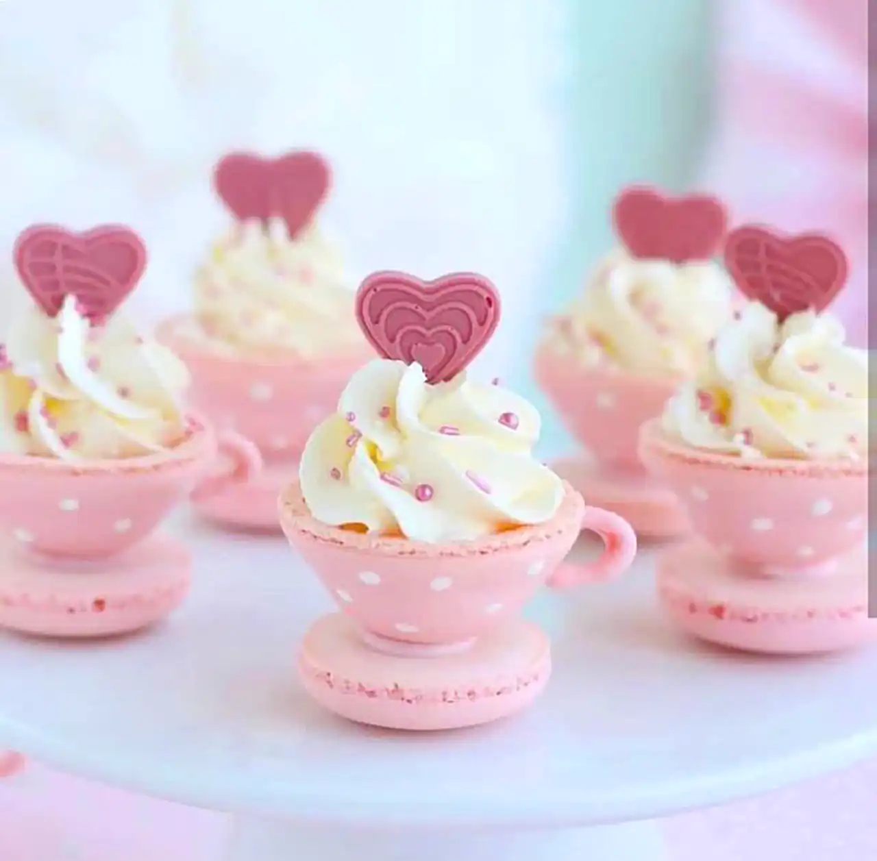 کیک تولد دخترانه صورتی