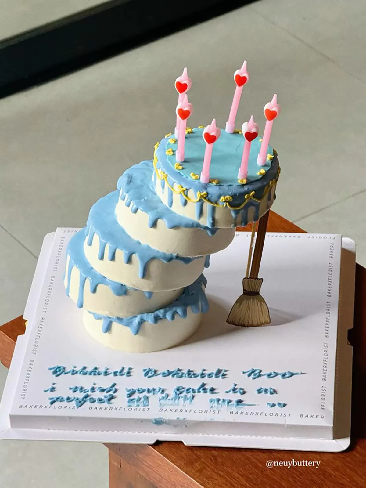 عکس کیک تولد ساده و شیک 