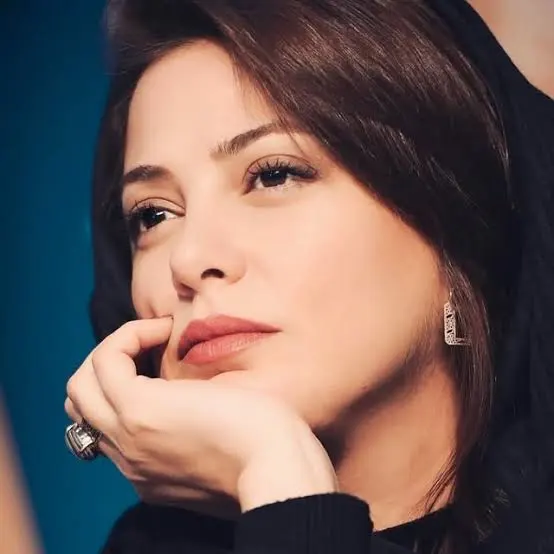 طناز طباطبایی