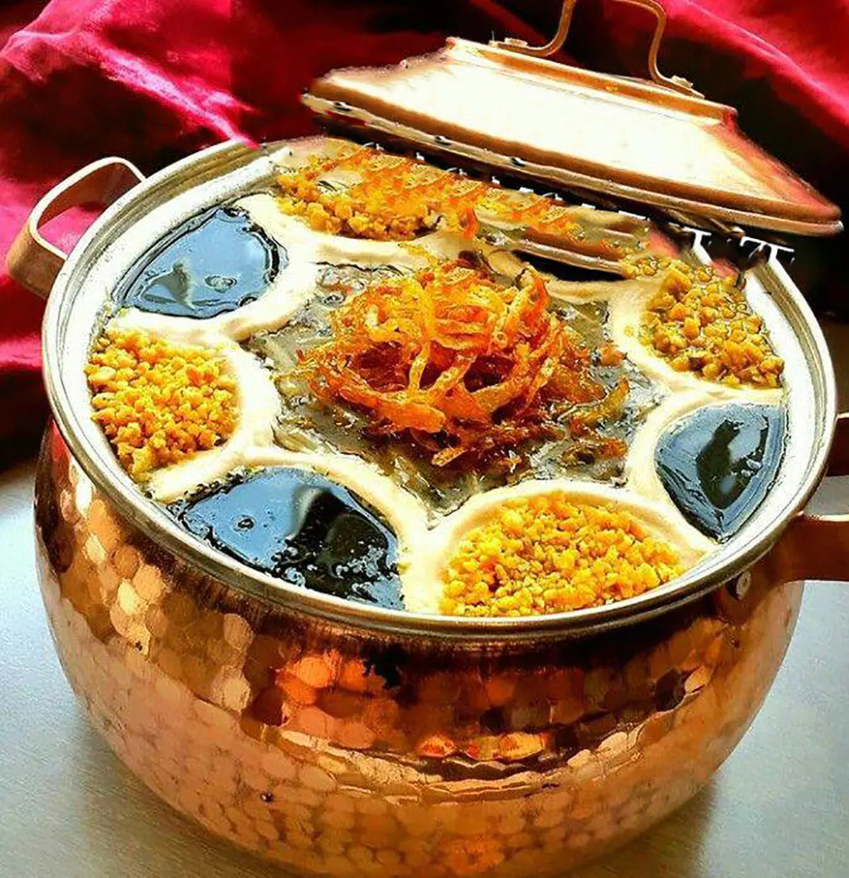 تزیین آش رشته با کشک و پیاز داغ
عکس آش رشته تزیین شده
طرز تهیه کشک برای تزیین آش رشته
تزیین آش رشته برای مدرسه
تزیین آش رشته نذری ساده
عکس آش رشته خانگی