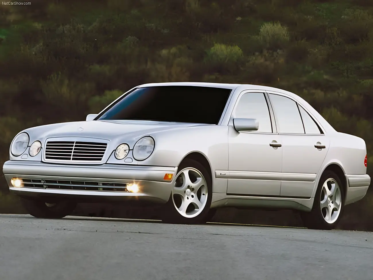مرسدسبنز E-Class نسل W210