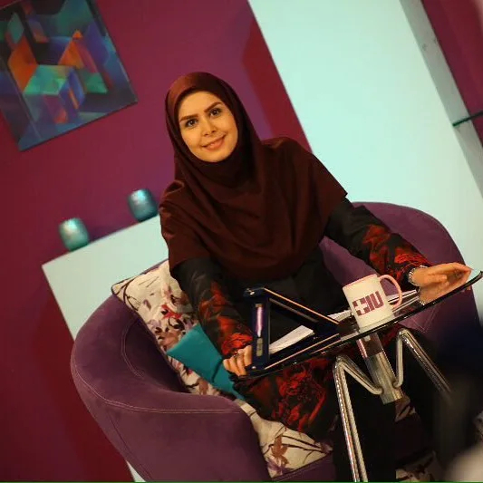نجمی جودکی مجری و گوینده سابق تلویزیون