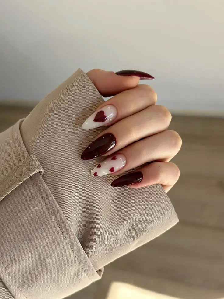 مدل ژلیش | ۳۰ مدل ژلیش ناخن دخترانه شیک و جدید ۱۴۰۴ که هر سلیقهای رو جذب میکنه! (خاص، فانتزی، کیوت، ساده، تابستانی و عروسکی)