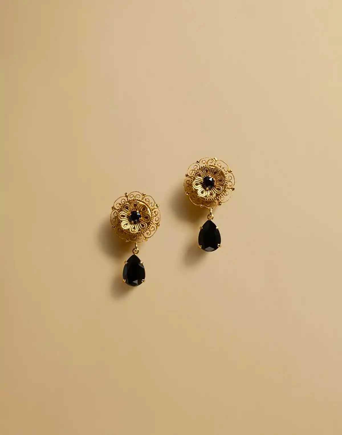 گوشواره مشکی خاص