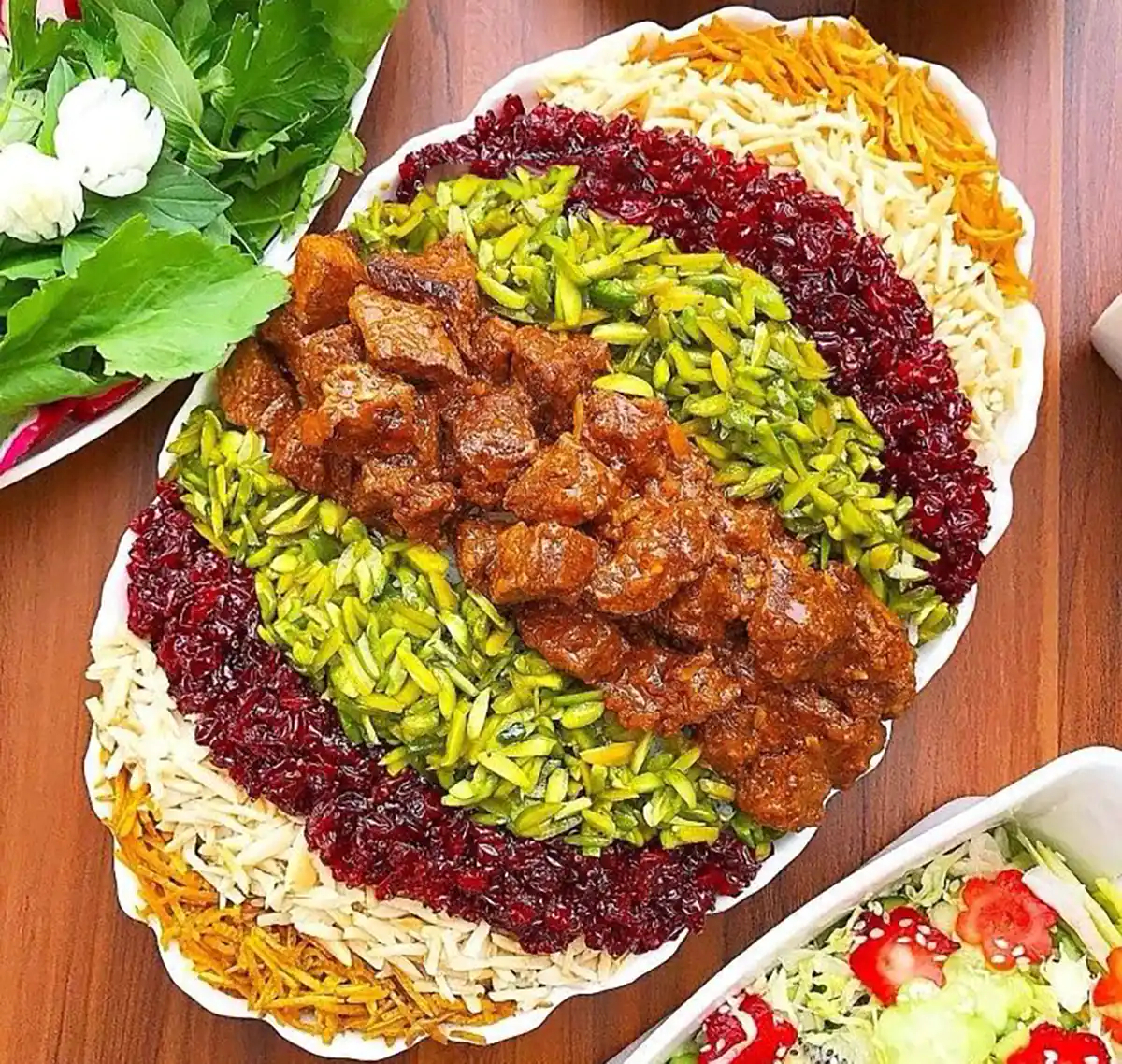 تزیین برنج مجلسی
شابلون تزیین برنج
تزیین مرغ مجلسی در دیس
تزیین سالاد
برنج قالبی با کاسه

