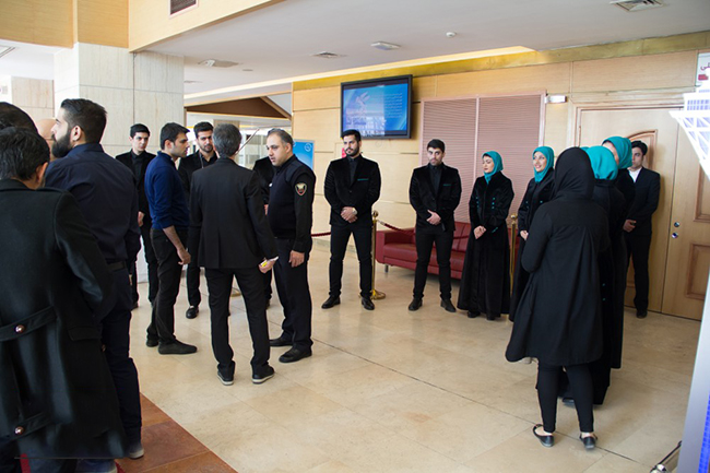 گزارش تصویری از حواشی اولین روز سی و پنجمین جشنواره فیلم فجر در کاخ جشنواره