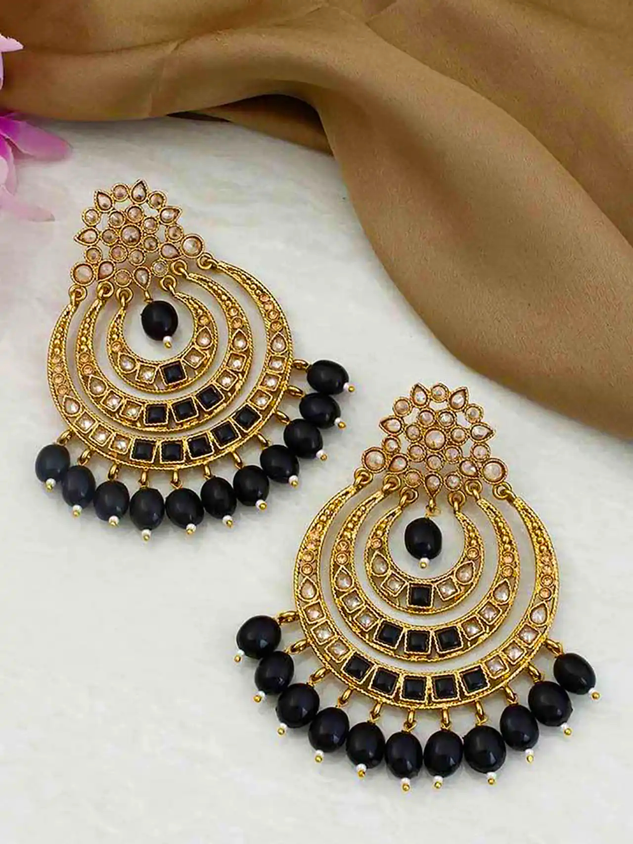 گوشواره کلاسیک زنانه