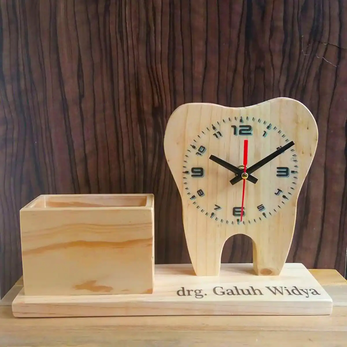 ساعت طرح دندان شیک