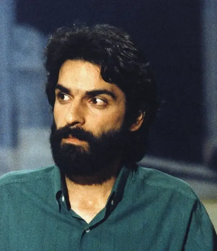 اردلان شجاع کاوه