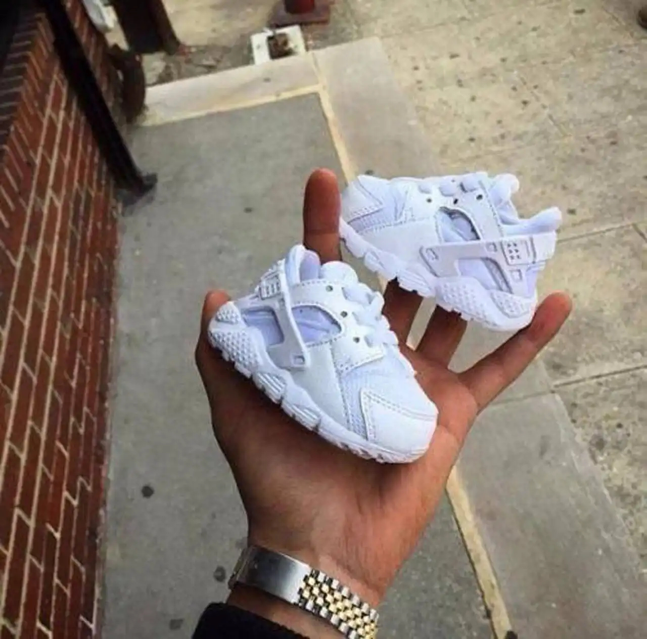 کتونی کیوت بچه‌ گانه + جدیدترین و خفن ترین مدل های کتونی بچه‌ گانه دخترانه و پسرانه