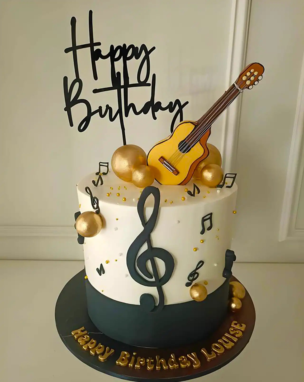 کیک تولد گیتاری