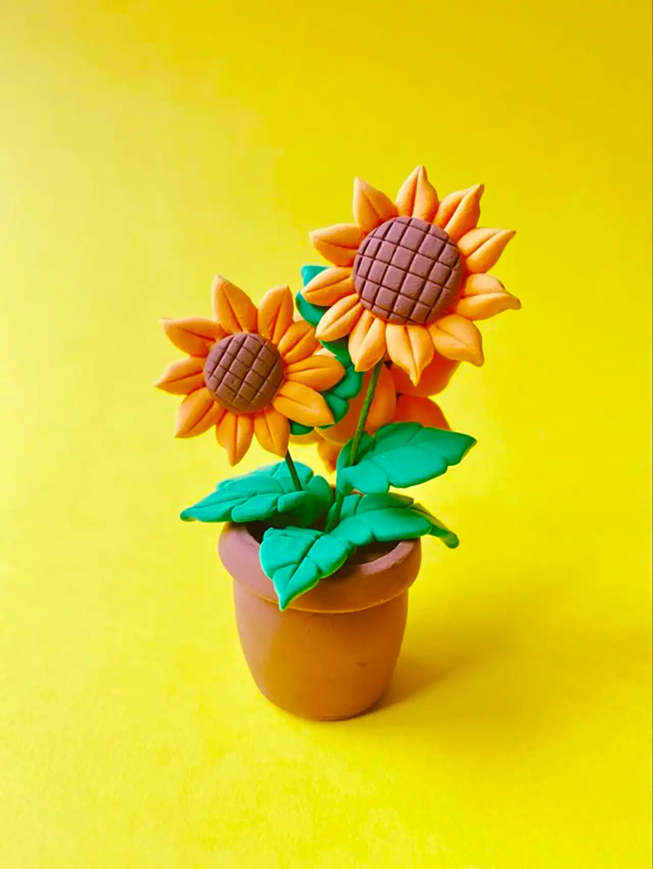 گلدان گل خمیری