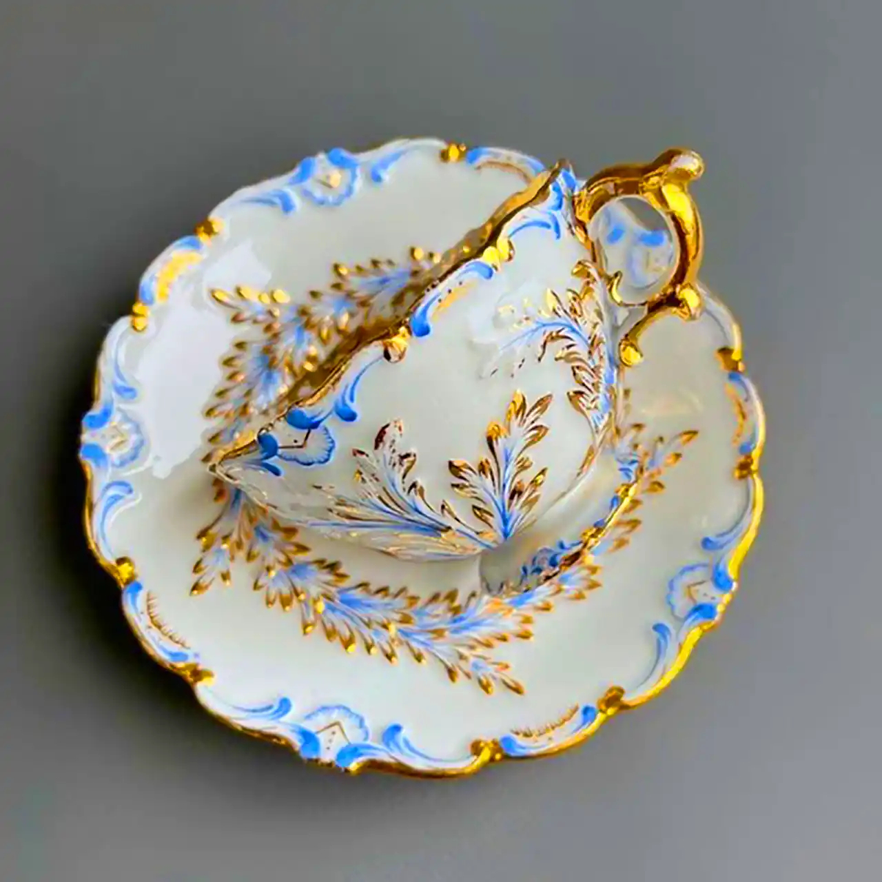 مدل فنجون و نعلبکی سلطنتی وینتیج