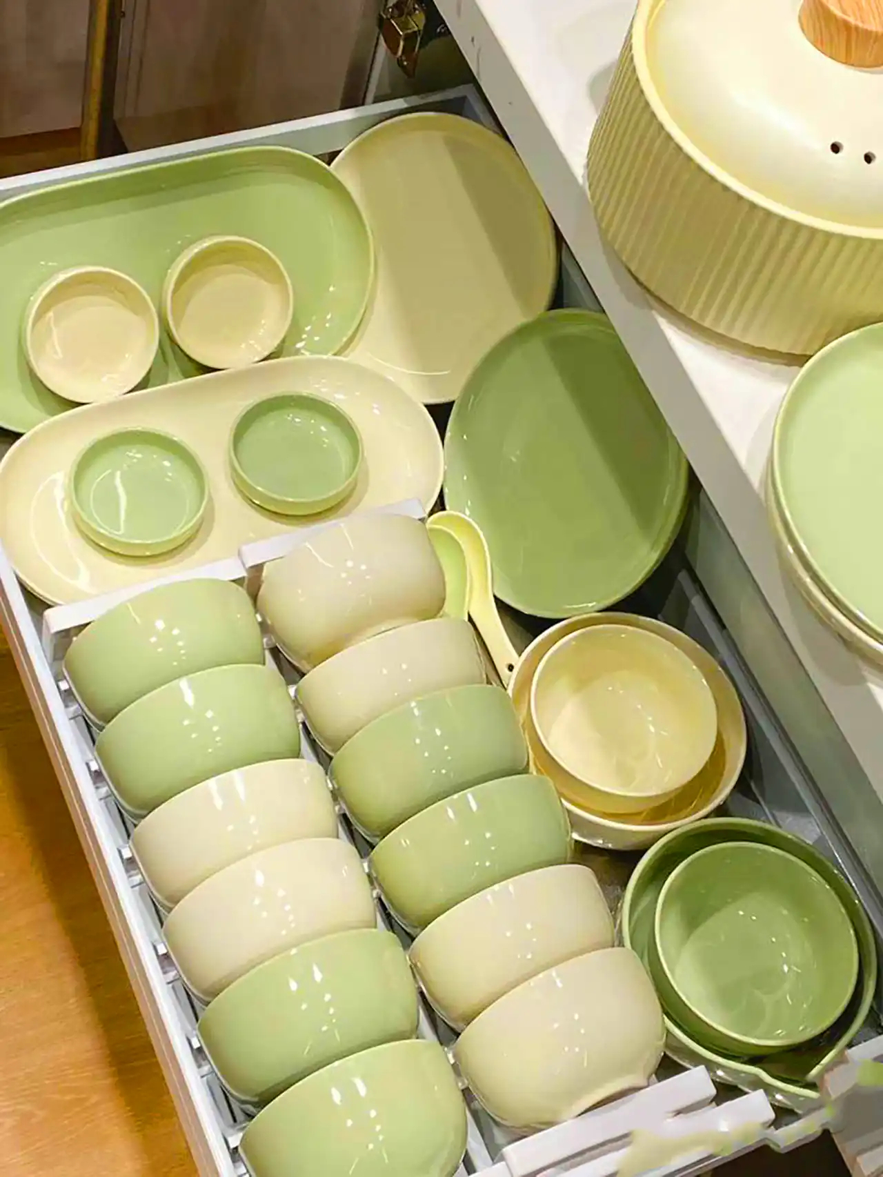 سرویس آکروپال رنگی مدرن