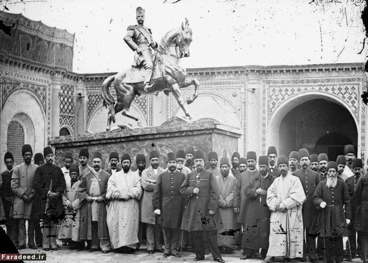 دردسرهای ناصرالدین شاه برای نصب اولین مجسمه در تهران