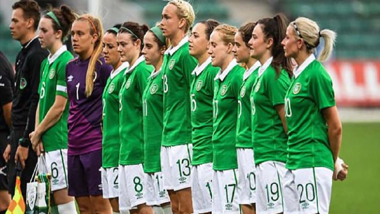 پشت کردن به سرود اسرائیل / اعتراض سیاسی در زمین چمن فوتبال بانوان زنان ایرلند