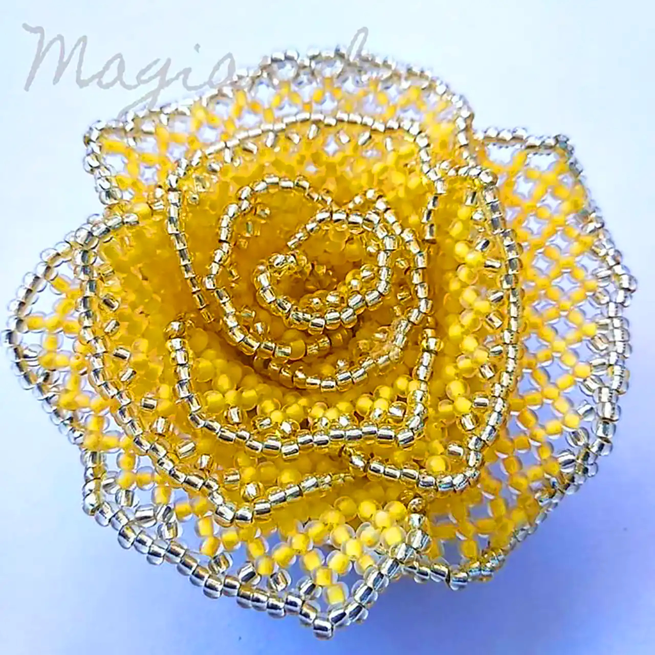 مدل گل تزئینی منجوق بافی