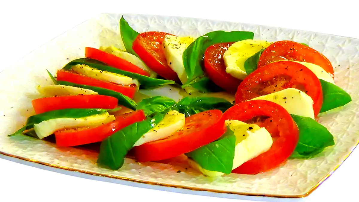 سرو گوجه خیار صبحانه