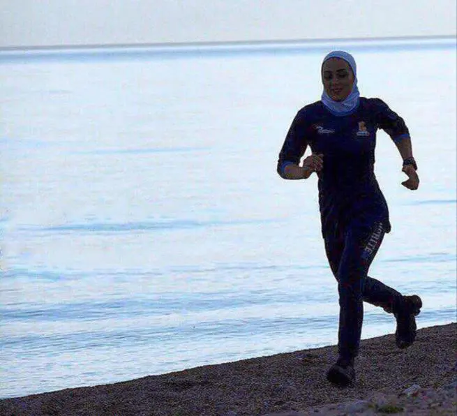 یگانه غریب گشته