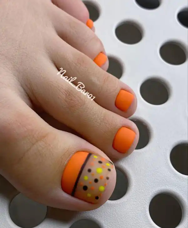 طراحی ناخن پاییزی پا