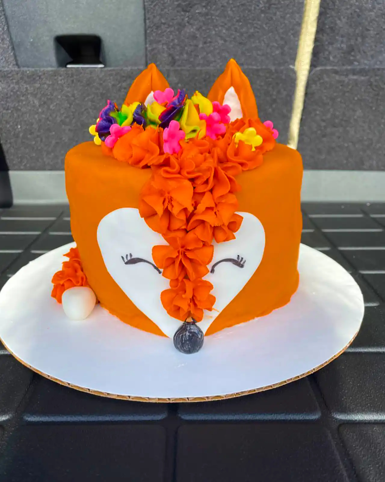 کیک فانتزی رنگی خاص روباه