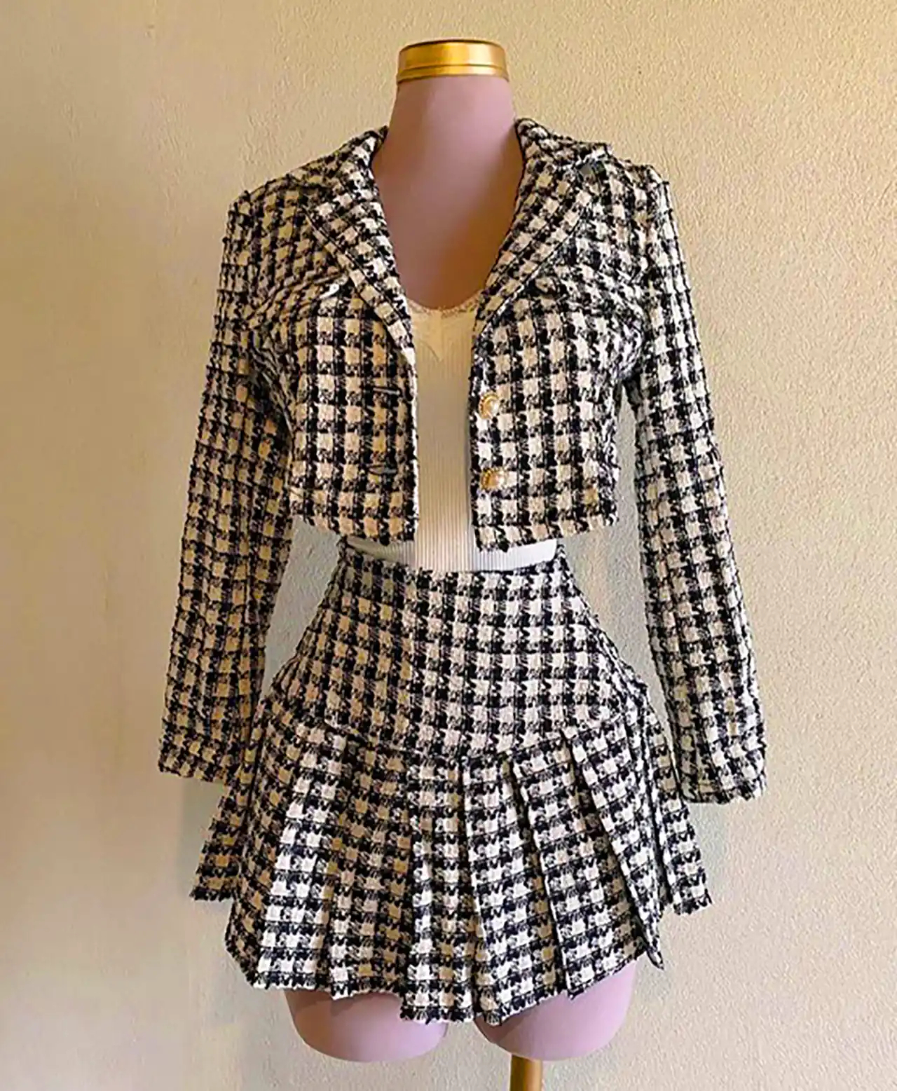 بلوز و دامن سفید مشکی زنانه