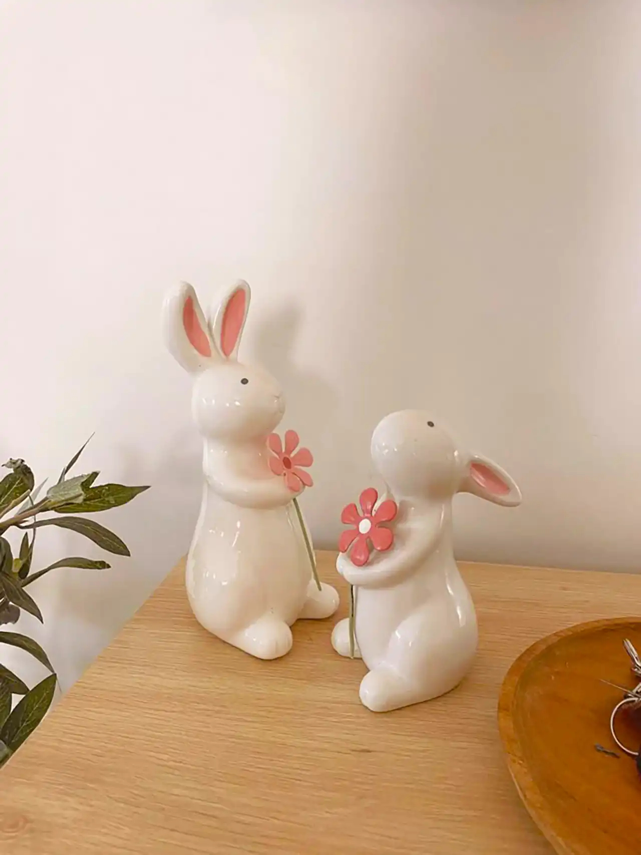 مجسمه خرگوش بازیگوش