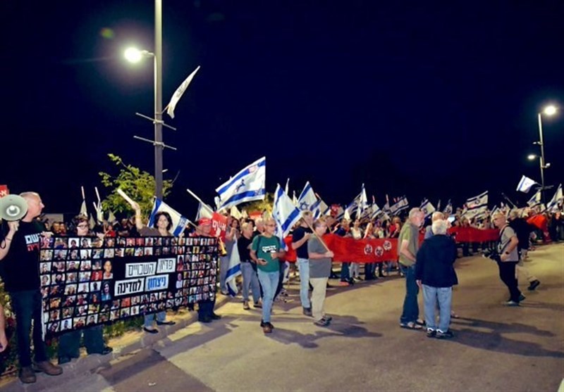 هزاران صهیونیست برای سرنگونی نتانیاهو شعار دادند 