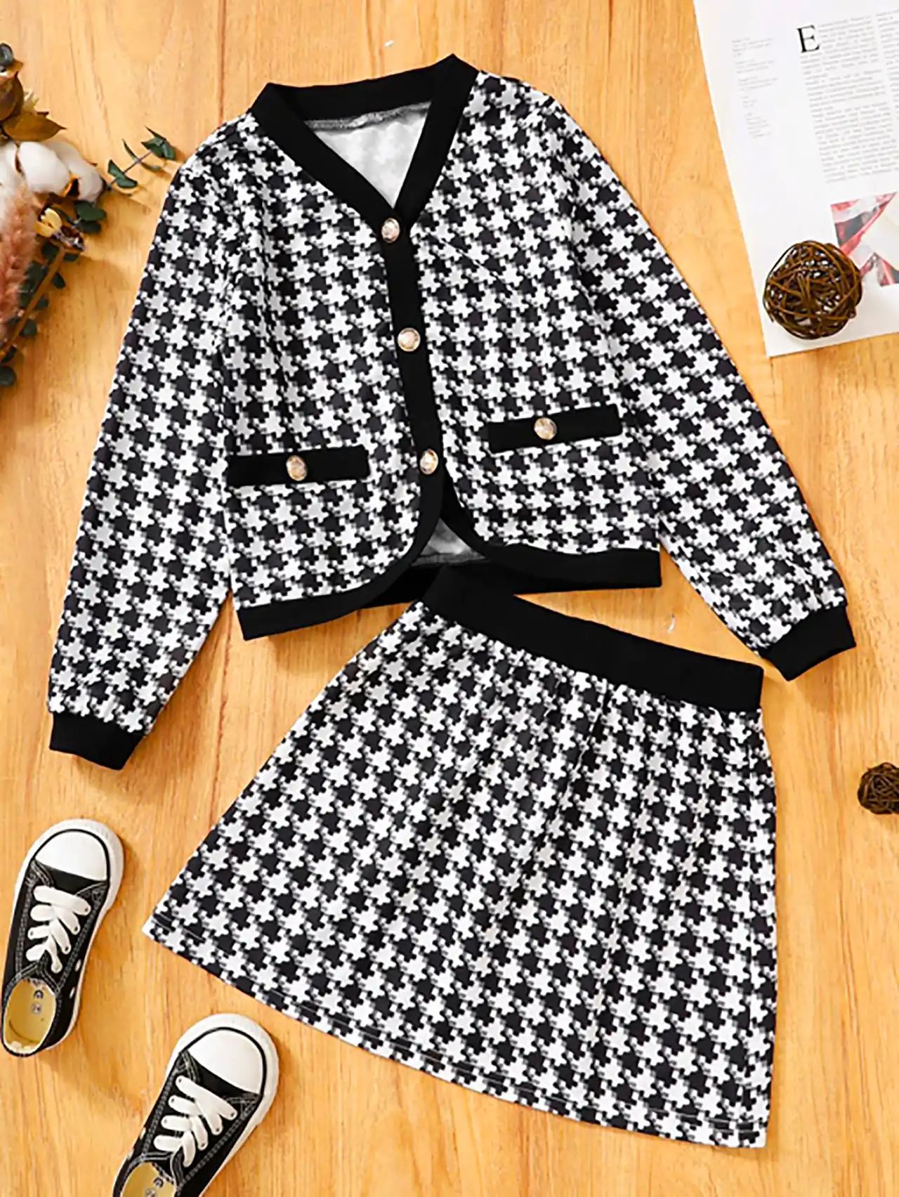 بلوز و دامن سفید مشکی زنانه