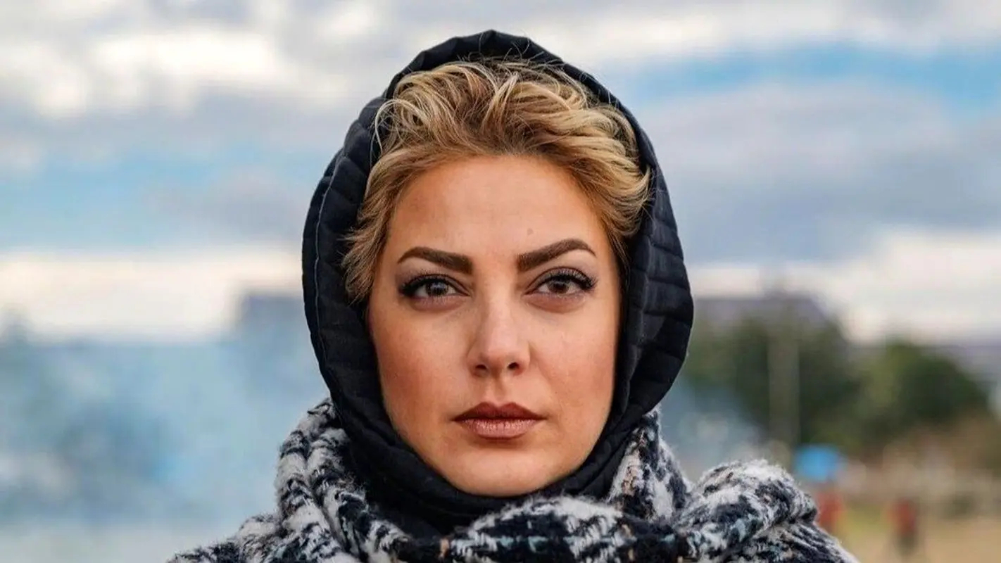 طناز طباطبایی