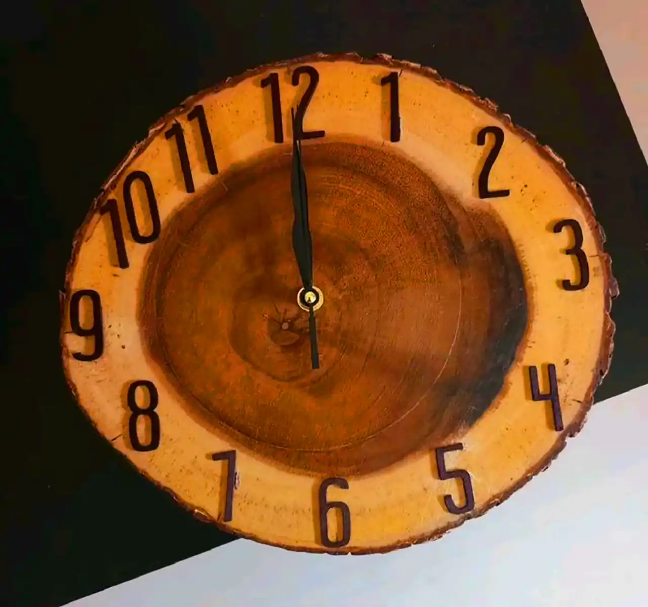 ساعت دیواری روستیک چوبی 