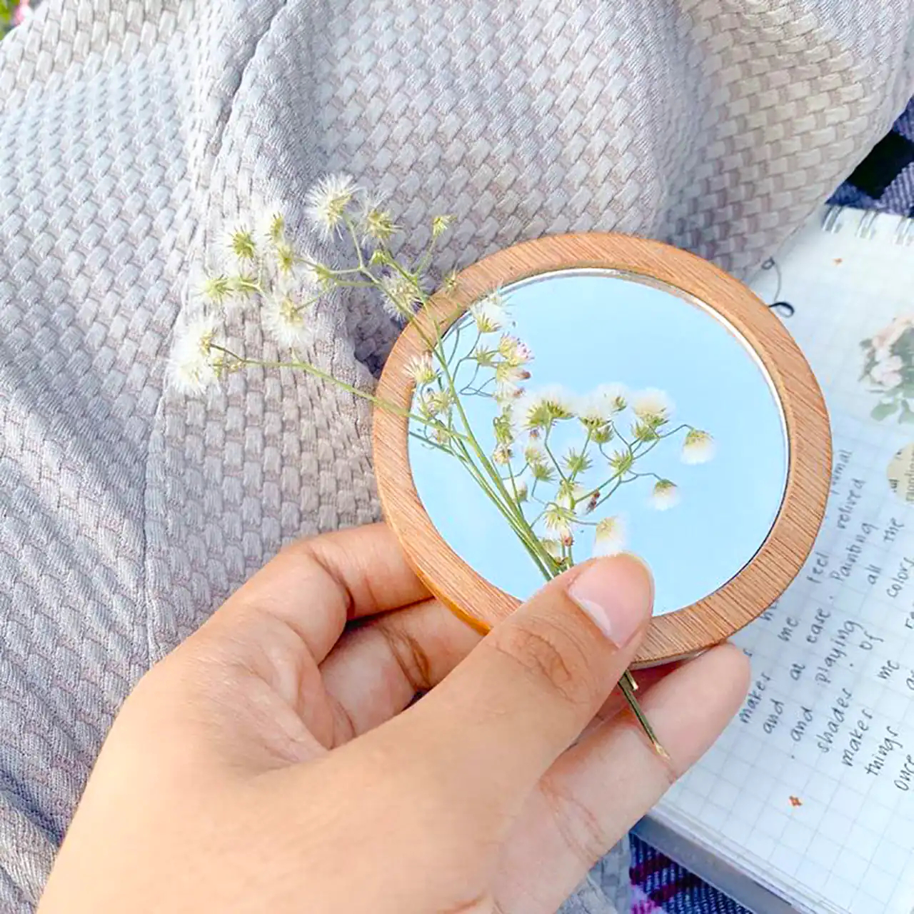 آینه دستی چوبی