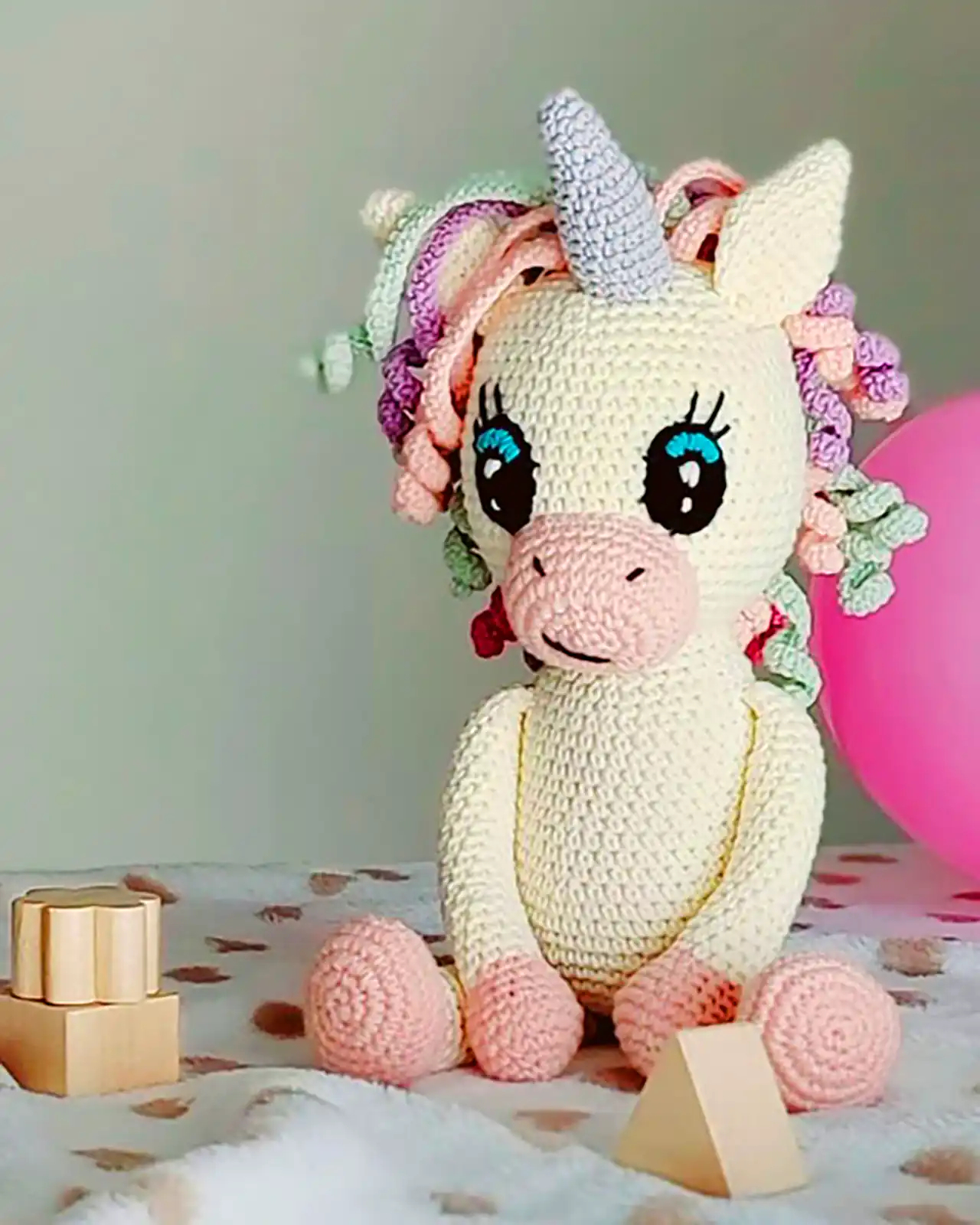 عروسک یونیکورن قلاب بافی 