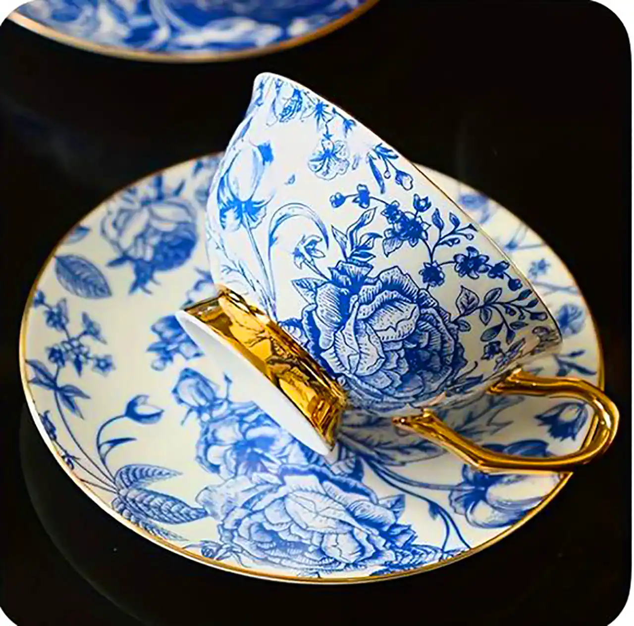 مدل فنجون و نعلبکی سلطنتی وینتیج