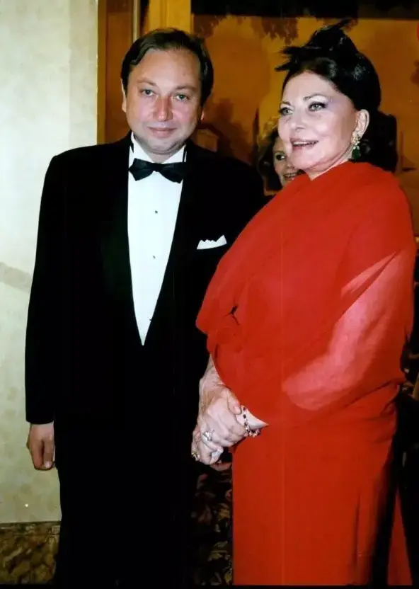 ثریا اسفندیاری