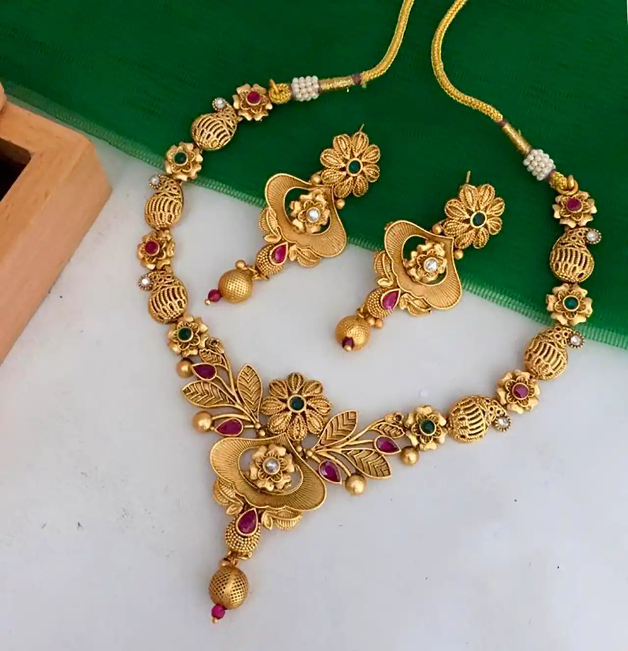 سرویس طلا زیبا و لوکس