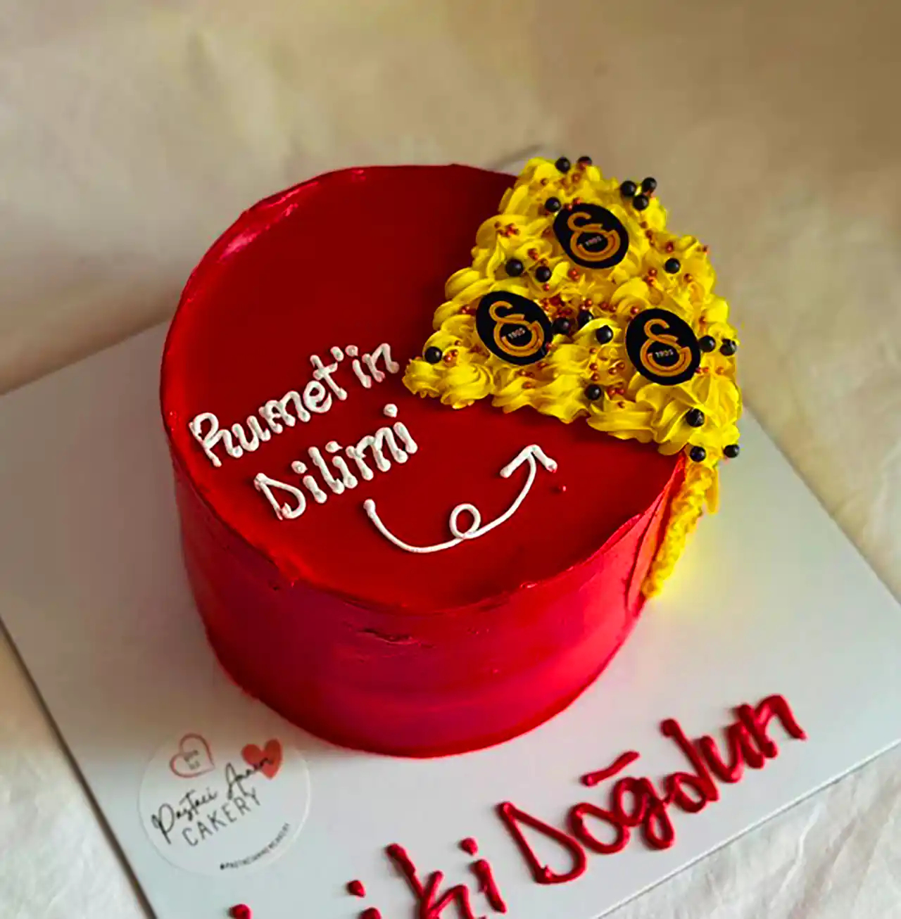 کیک ساده مناسبتی