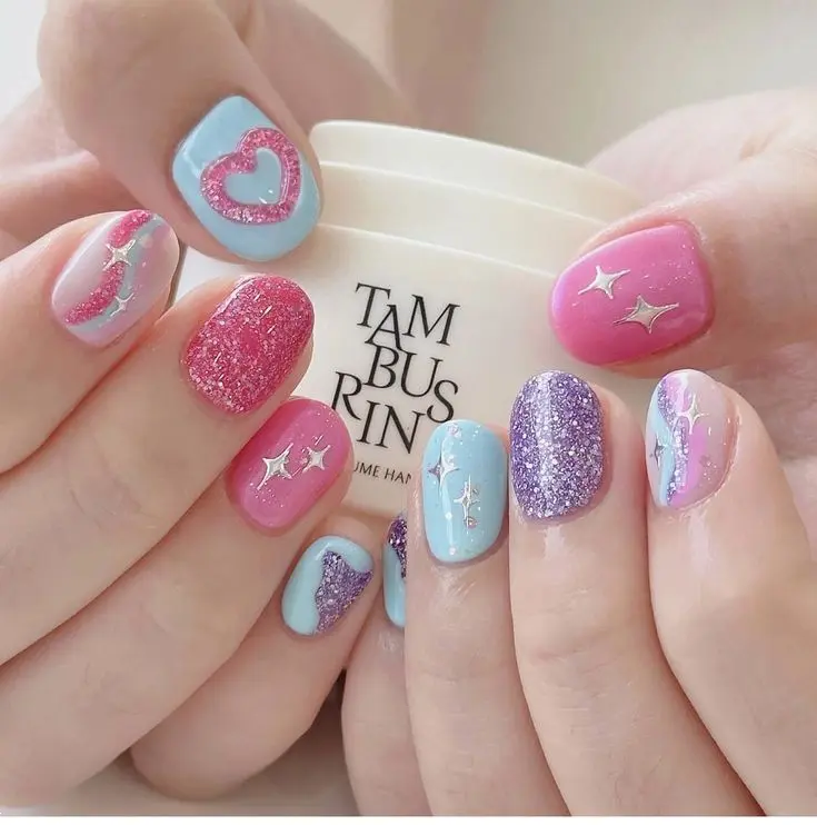 مدل ژلیش | ۳۰ مدل ژلیش ناخن دخترانه شیک و جدید ۱۴۰۴ که هر سلیقهای رو جذب میکنه! (خاص، فانتزی، کیوت، ساده، تابستانی و عروسکی)