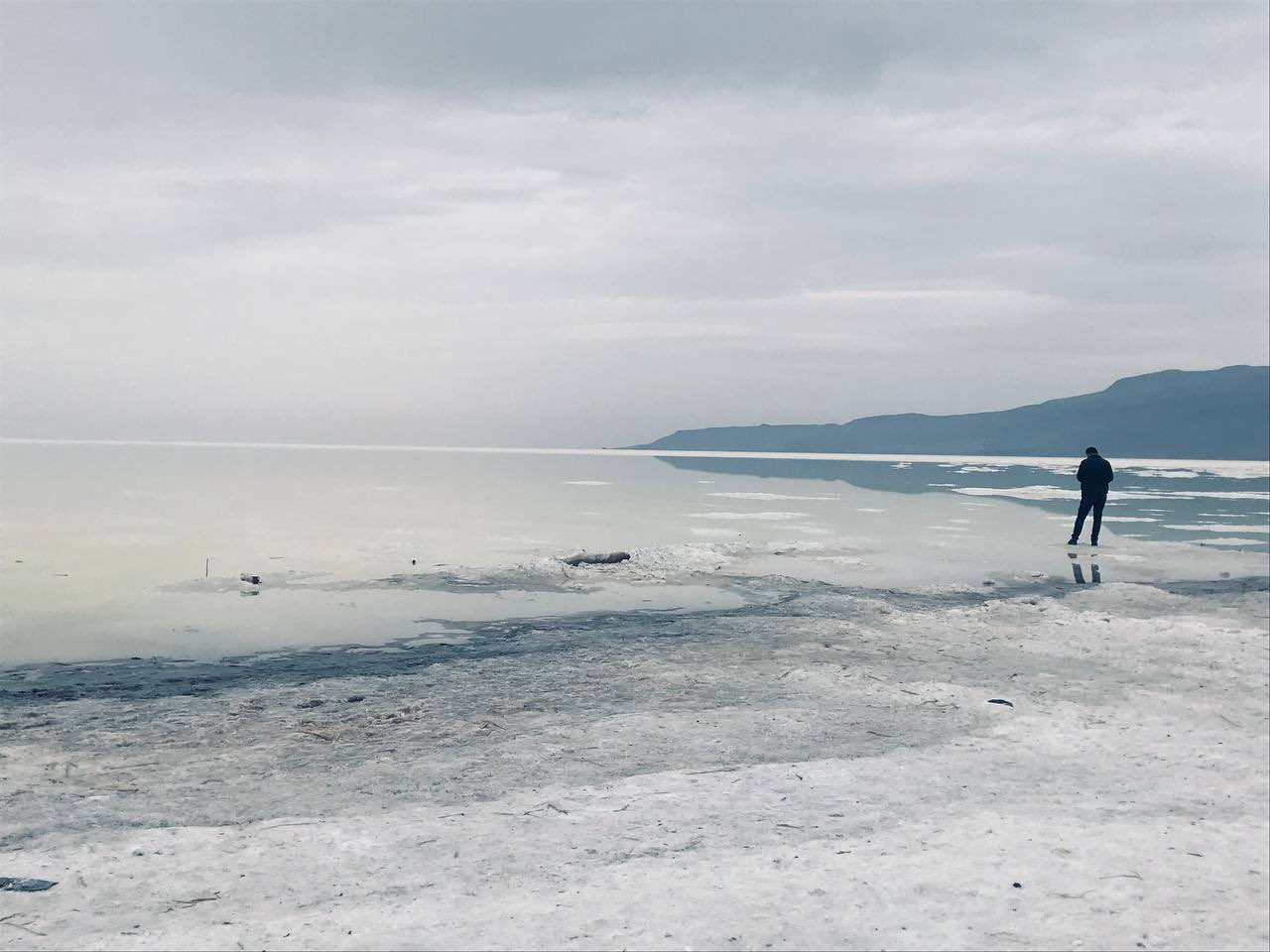 تصاویر دریاچه ارومیه در 11 آذرماه/ دریاچه هنوز جان دارد اما حق آبه ندارد