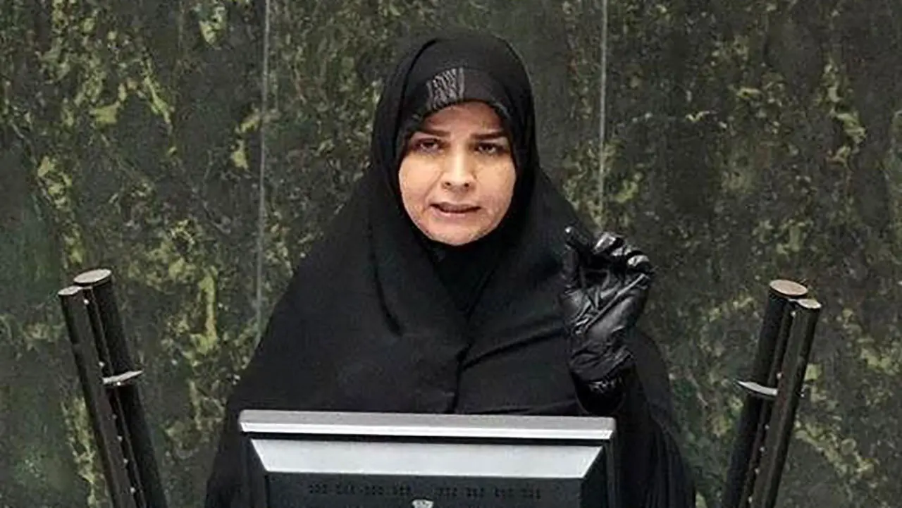 الهام آزاد نماینده مردم نایین در مجلس شورای اسلامی
