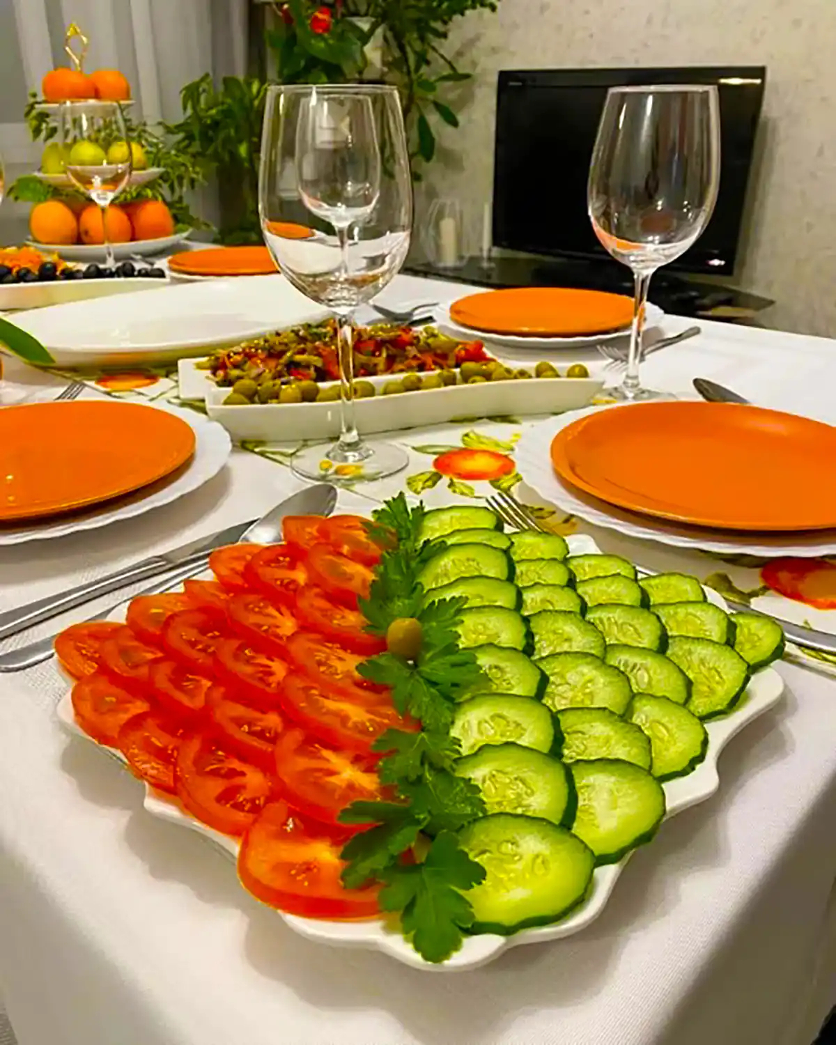 دیزاین سالاد خیار گوجه