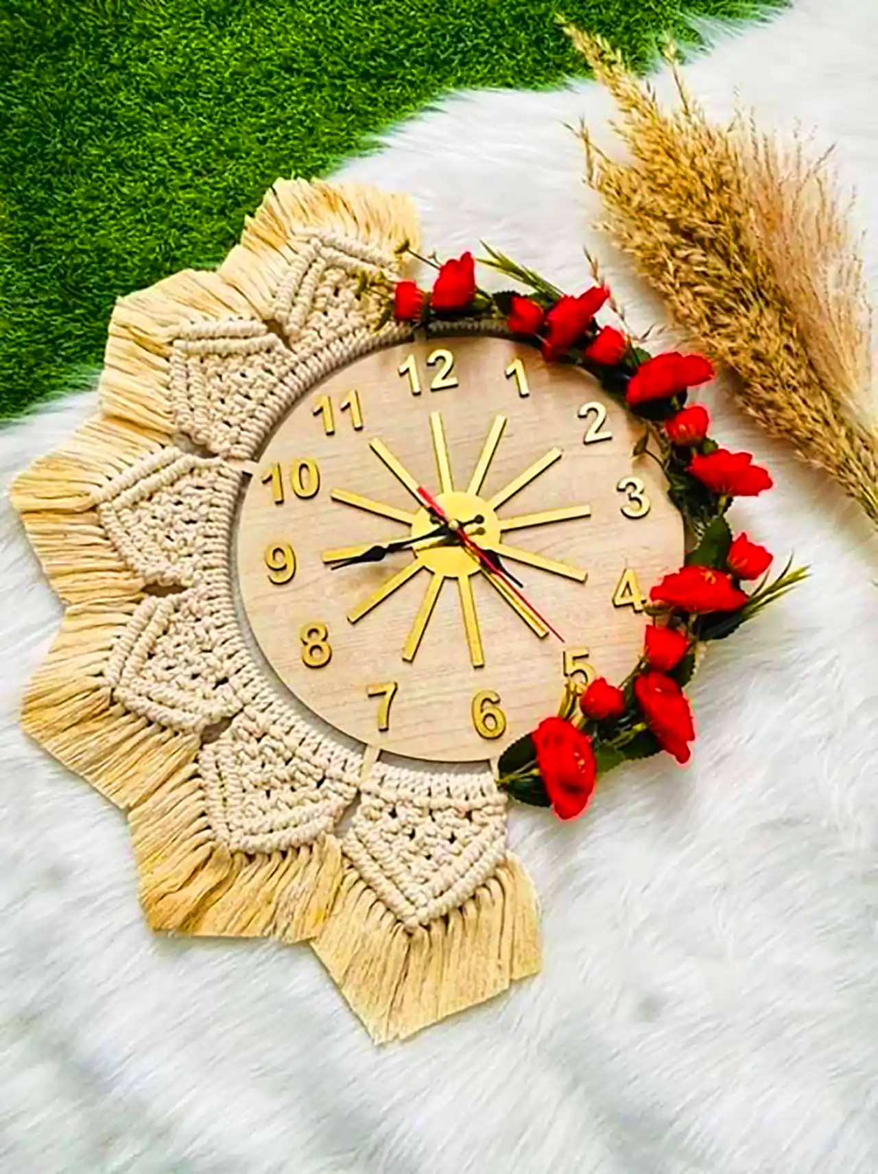 ساعت دیواری مکرومه